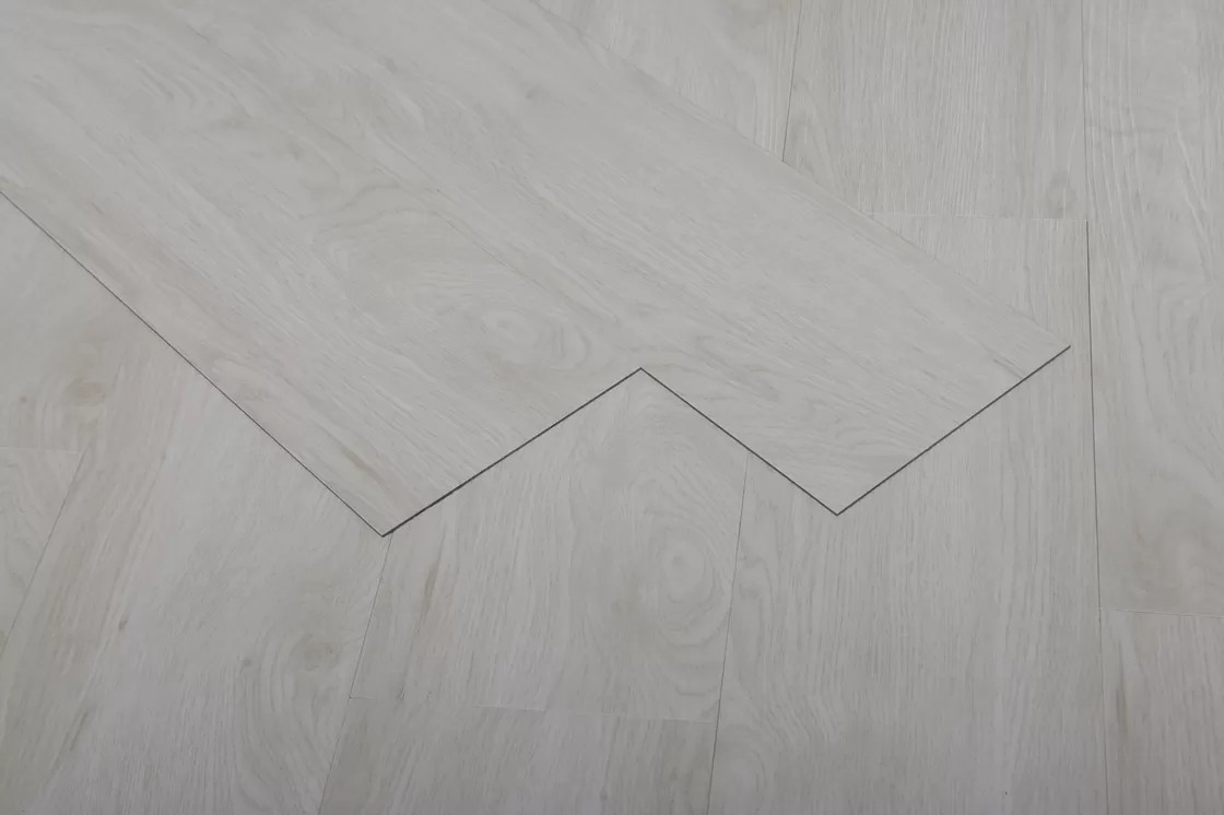 Anti Scratch Luxury Vinyl Tile Flooring PVC Plank Floor 2.0mm