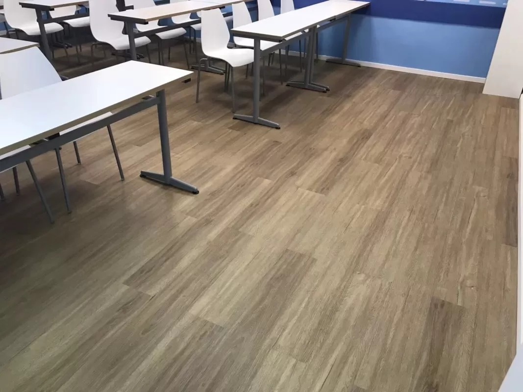 Waterproof LVT Plank Flooring Anti Scratch With Wear Layer Protection